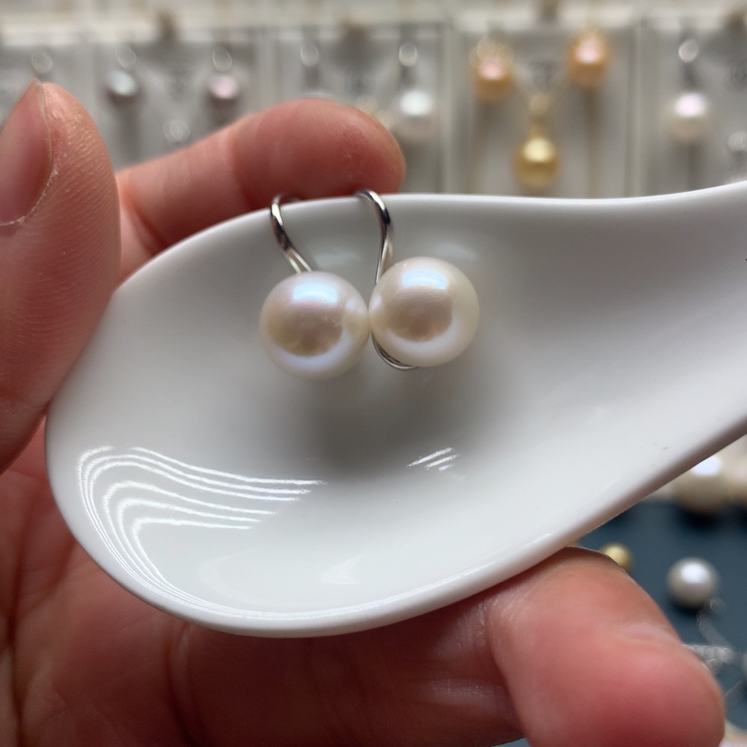 未镶嵌淡水珍珠耳饰