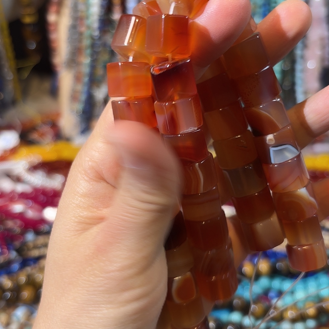 玛瑙/玉髓未镶嵌珠宝半成品红玛瑙卡10-23一条