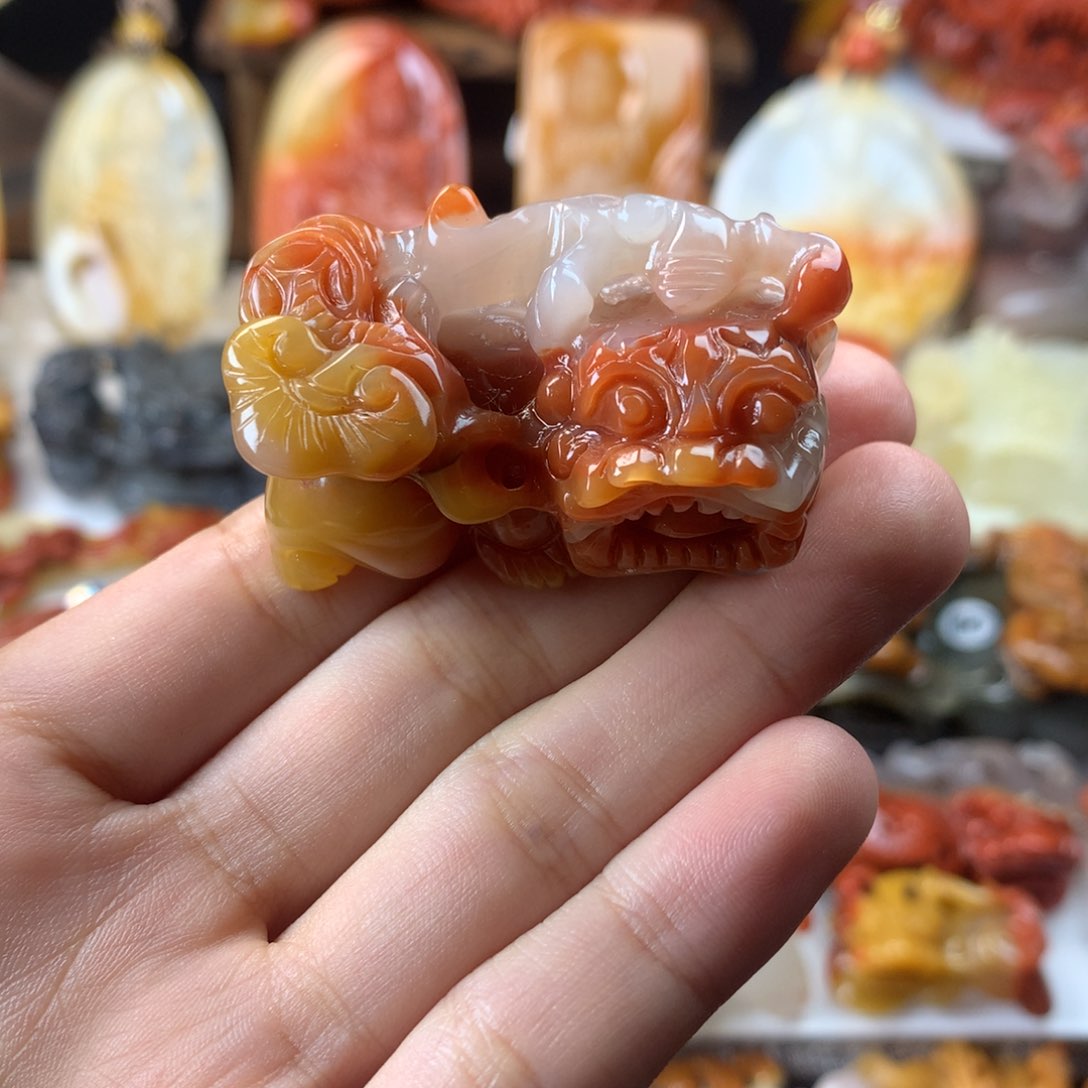 石英质玉（黄龙玉）挂件未镶嵌