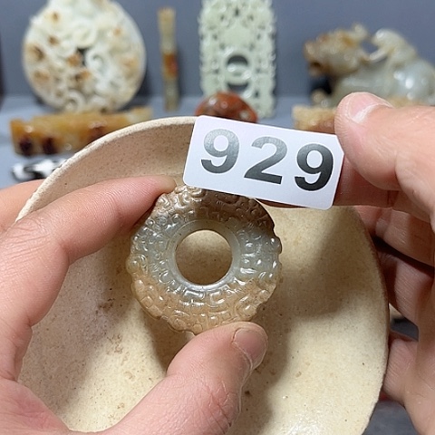 摆件瓷器制作过程是根据不同种类及形状