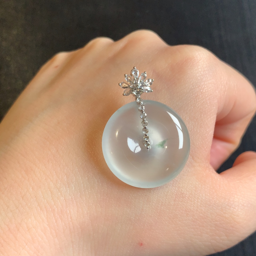 翡翠颈饰18K金镶嵌天然翡翠