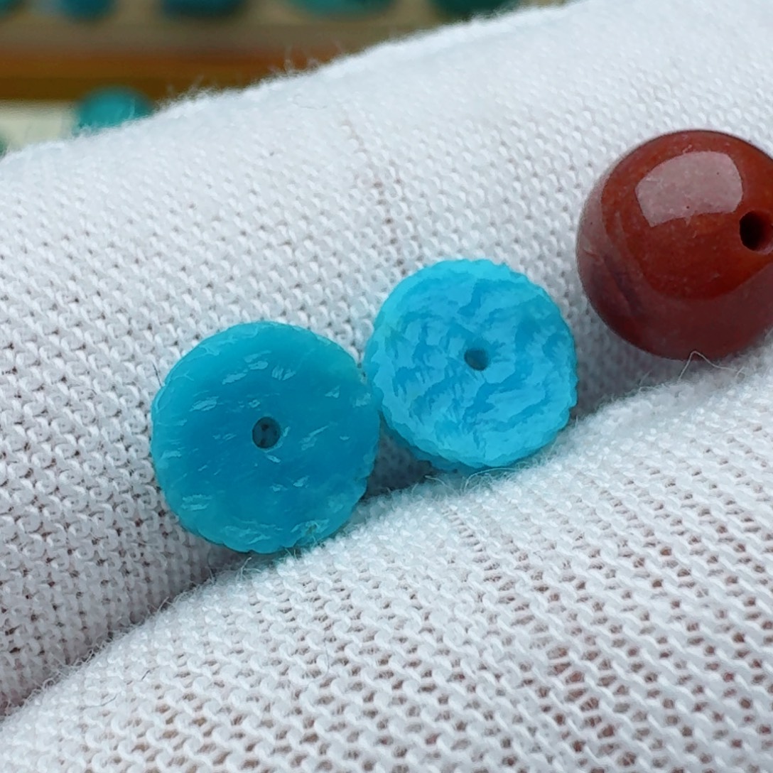 南红玛瑙未镶嵌直切羽毛隔片对珠6.9