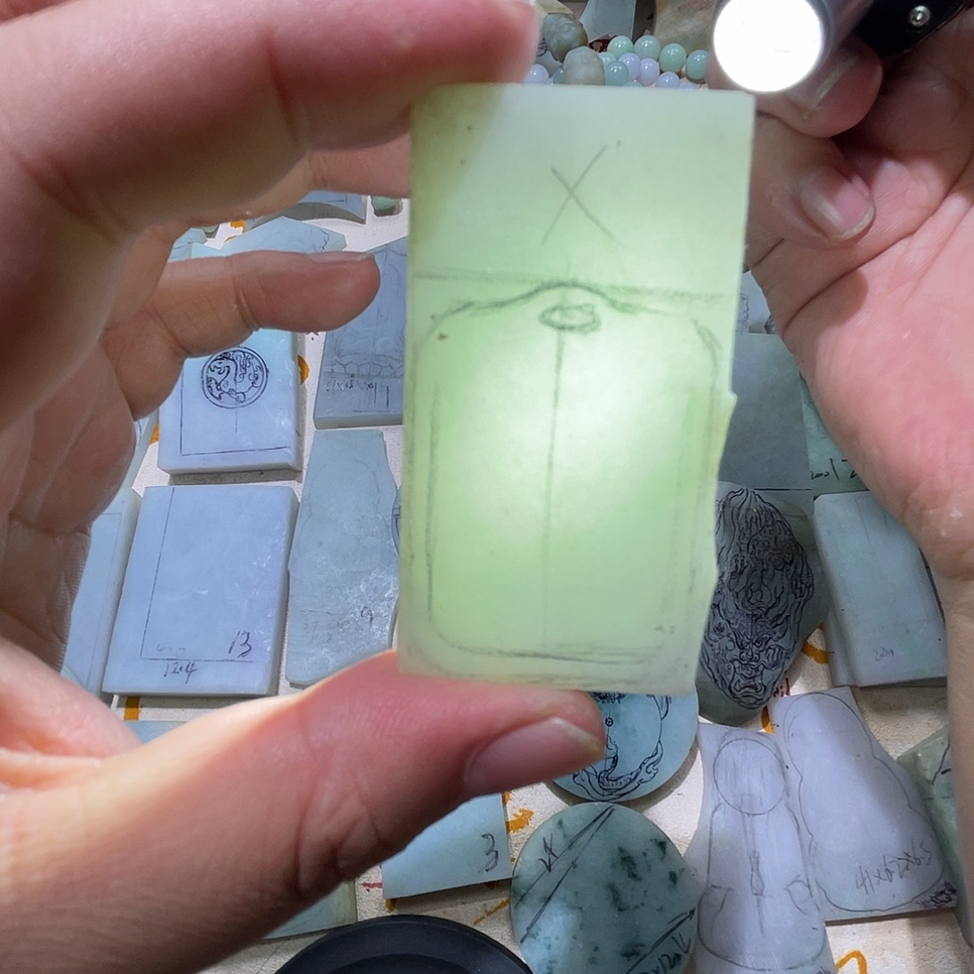 翡翠未镶嵌颈饰天然缅甸A货翡翠毛料