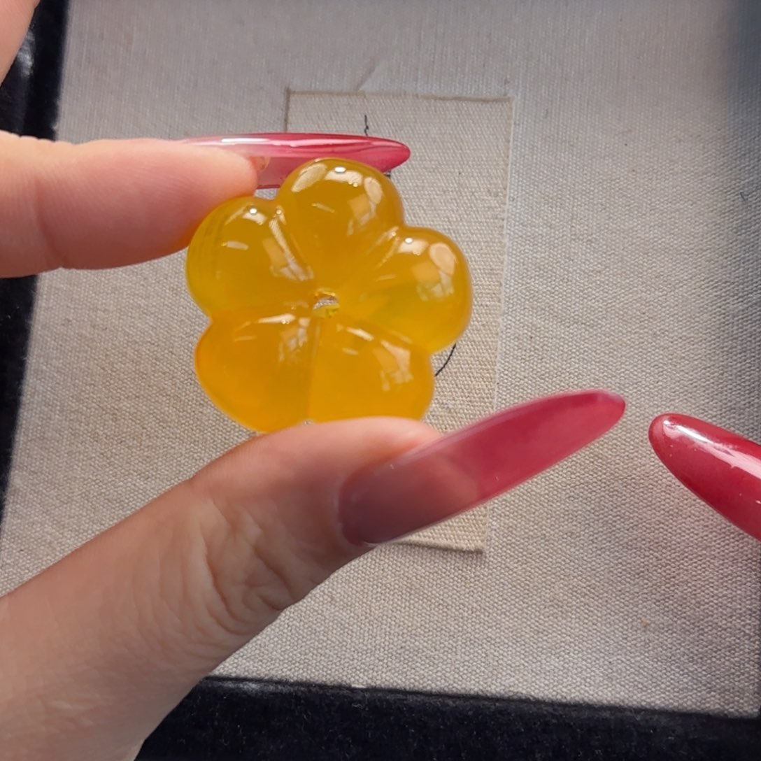 蜜蜡未镶嵌珠宝奇石