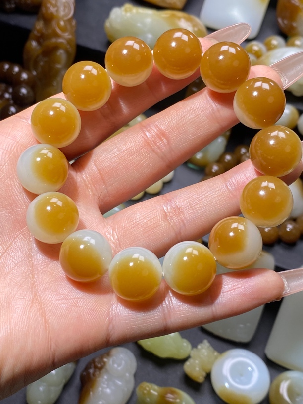 和田玉糖白手手串卡十六