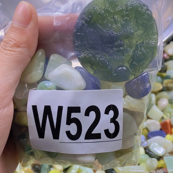 未镶嵌岫玉鱼缸石