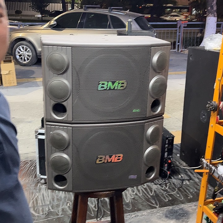 8新  不包邮BMB 12寸卡包音箱一对价