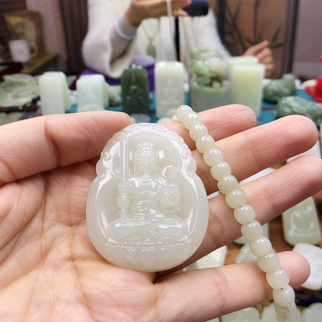 颈饰未镶嵌和田玉蓝*