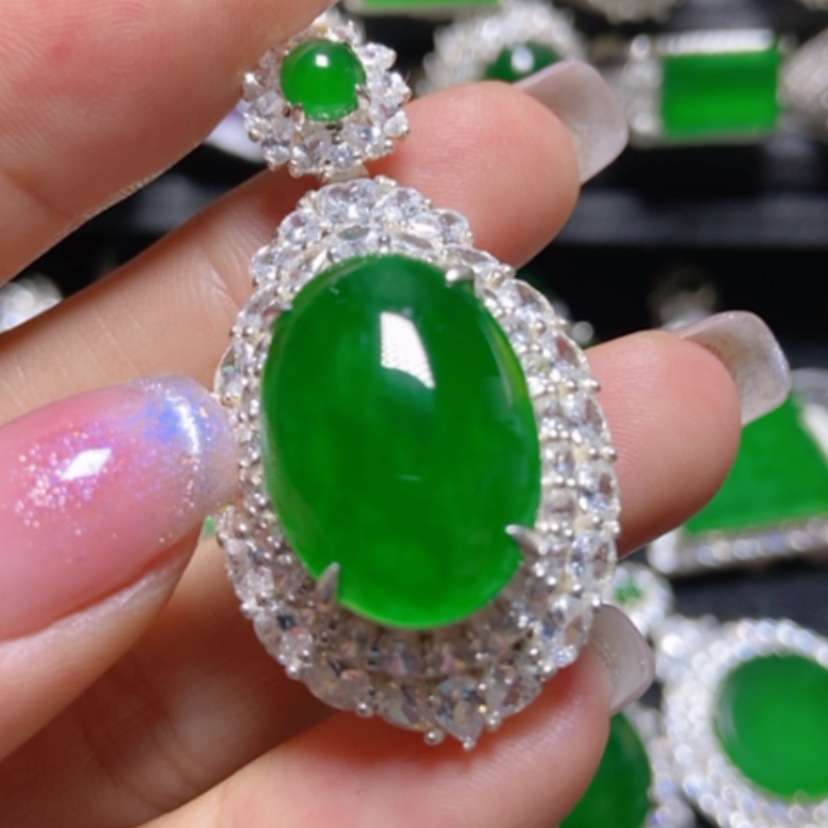 【闪购商品】翡翠颈饰银S925镶嵌翡翠