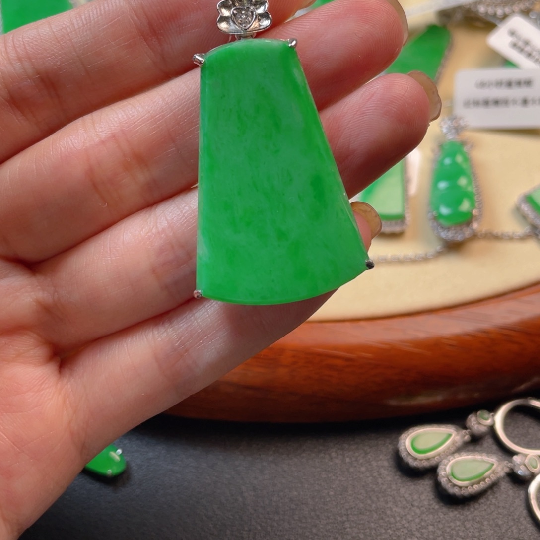 翡翠吊坠(不含链)银S925镶嵌