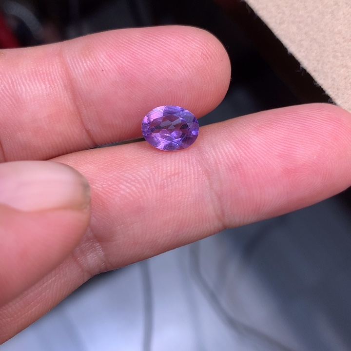 未镶嵌笔搁紫晶裸石1粒
