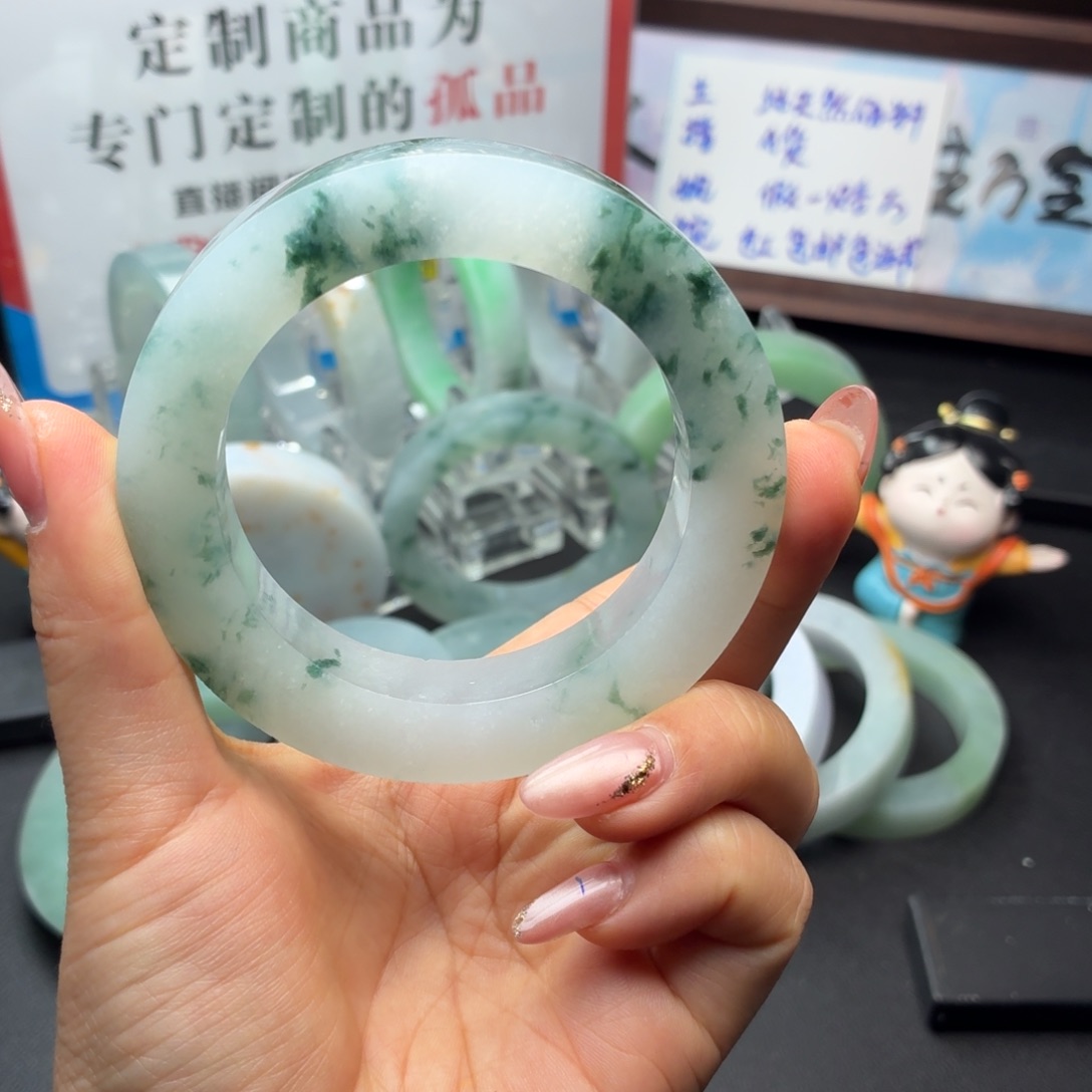 1***3定制翡翠未镶嵌翡翠手镯