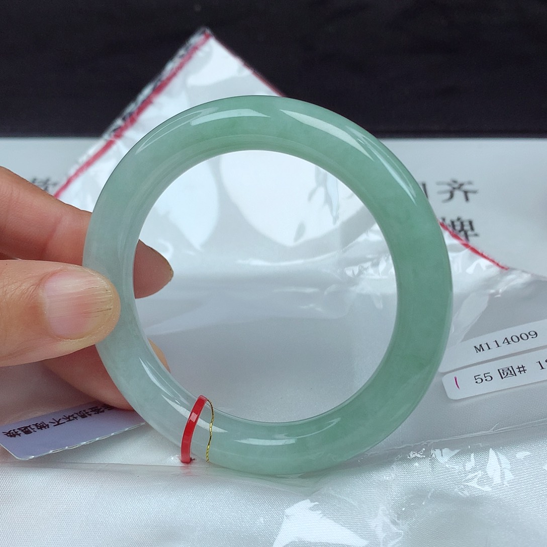 翡翠手镯未镶嵌55圈4009