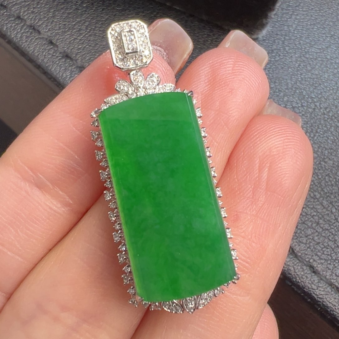 翡翠颈饰18K金镶嵌收到货48小时鉴赏期