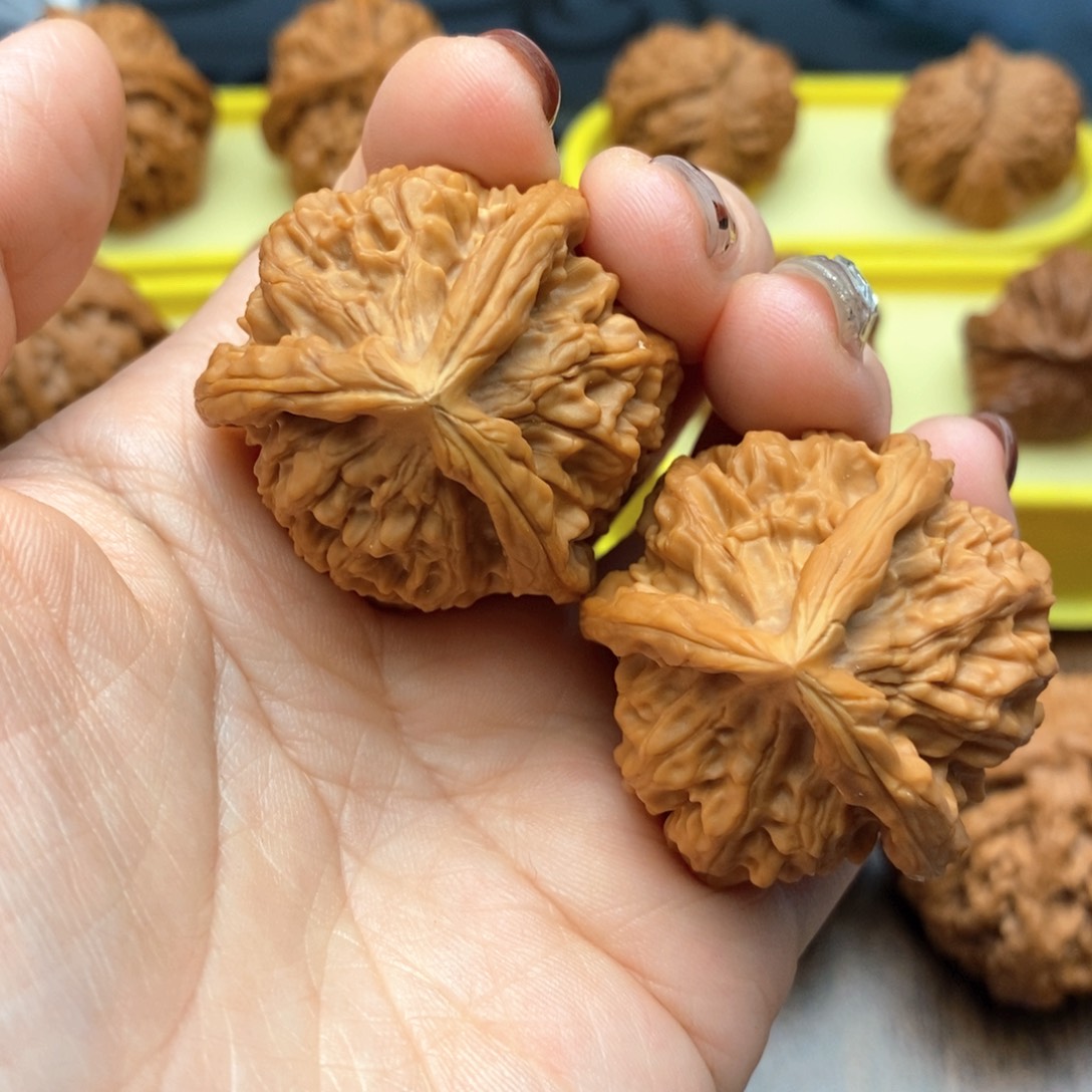 文玩核桃把件38尺玉玺奔