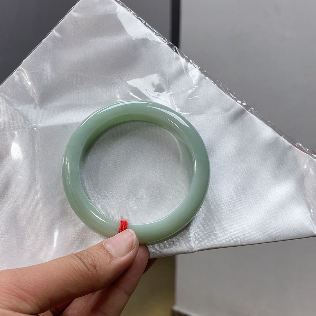 翡翠未镶嵌手镯翡翠