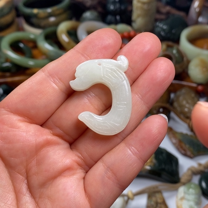 和田玉（糖玉）未镶嵌颈饰