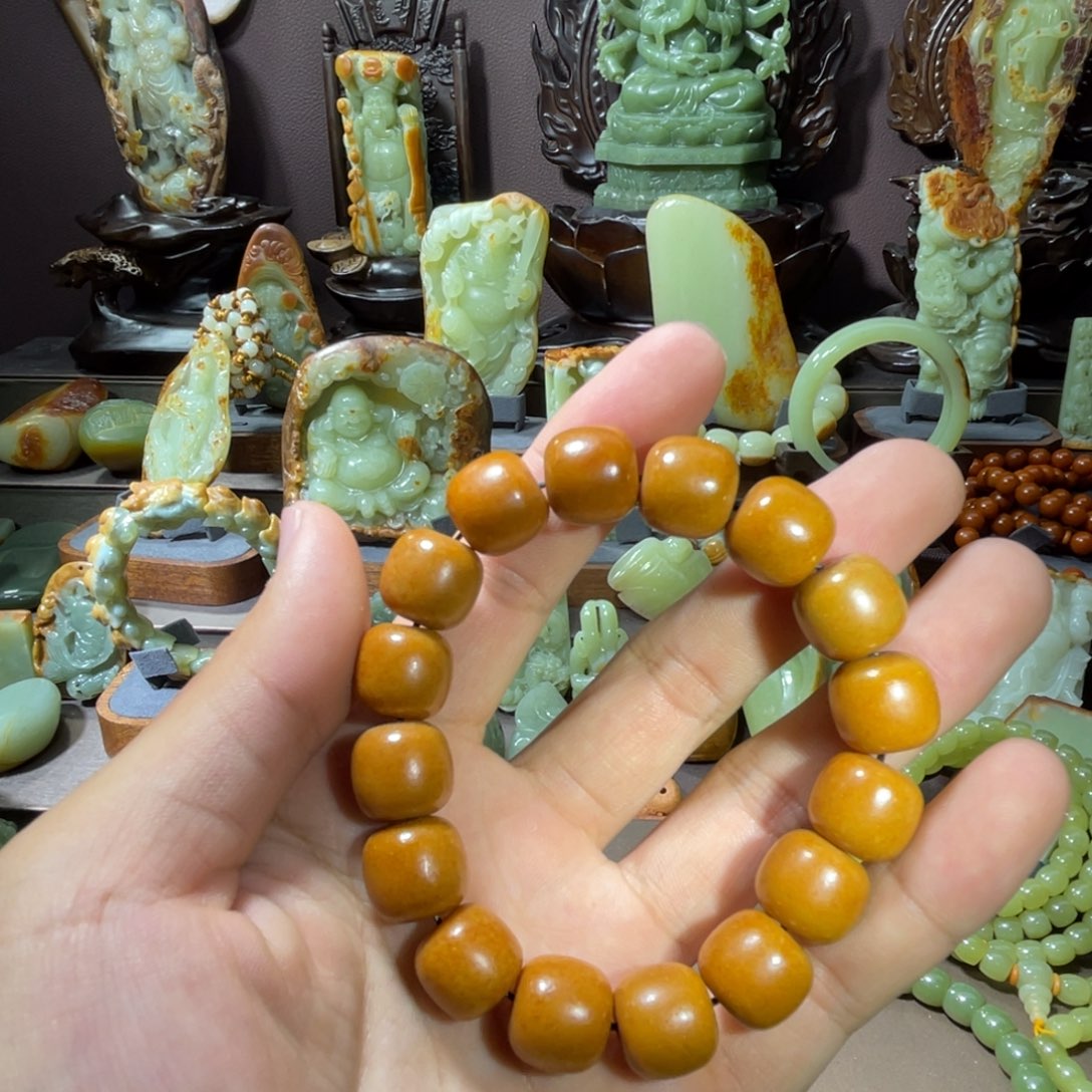 透闪石质玉手串未镶嵌