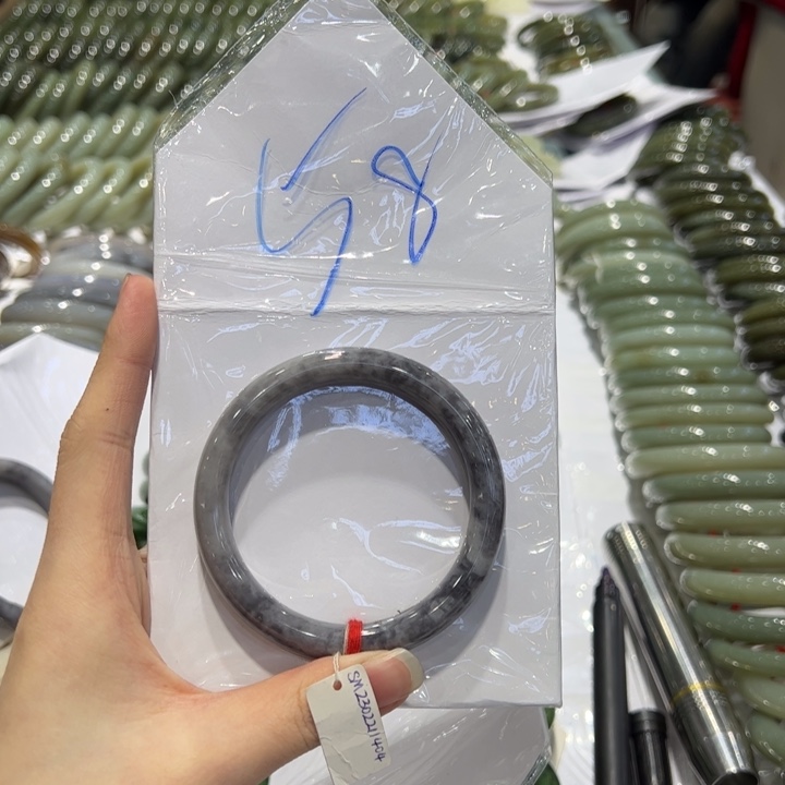 和田玉（糖玉）手镯未镶嵌蓉*