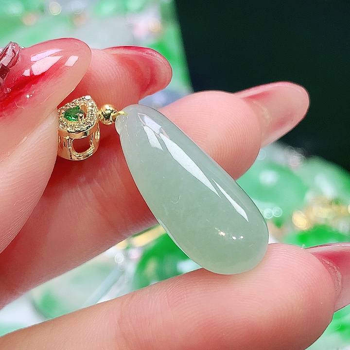 翡翠未镶嵌颈饰翡翠