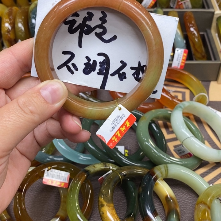 未镶嵌蛇纹石玉手镯