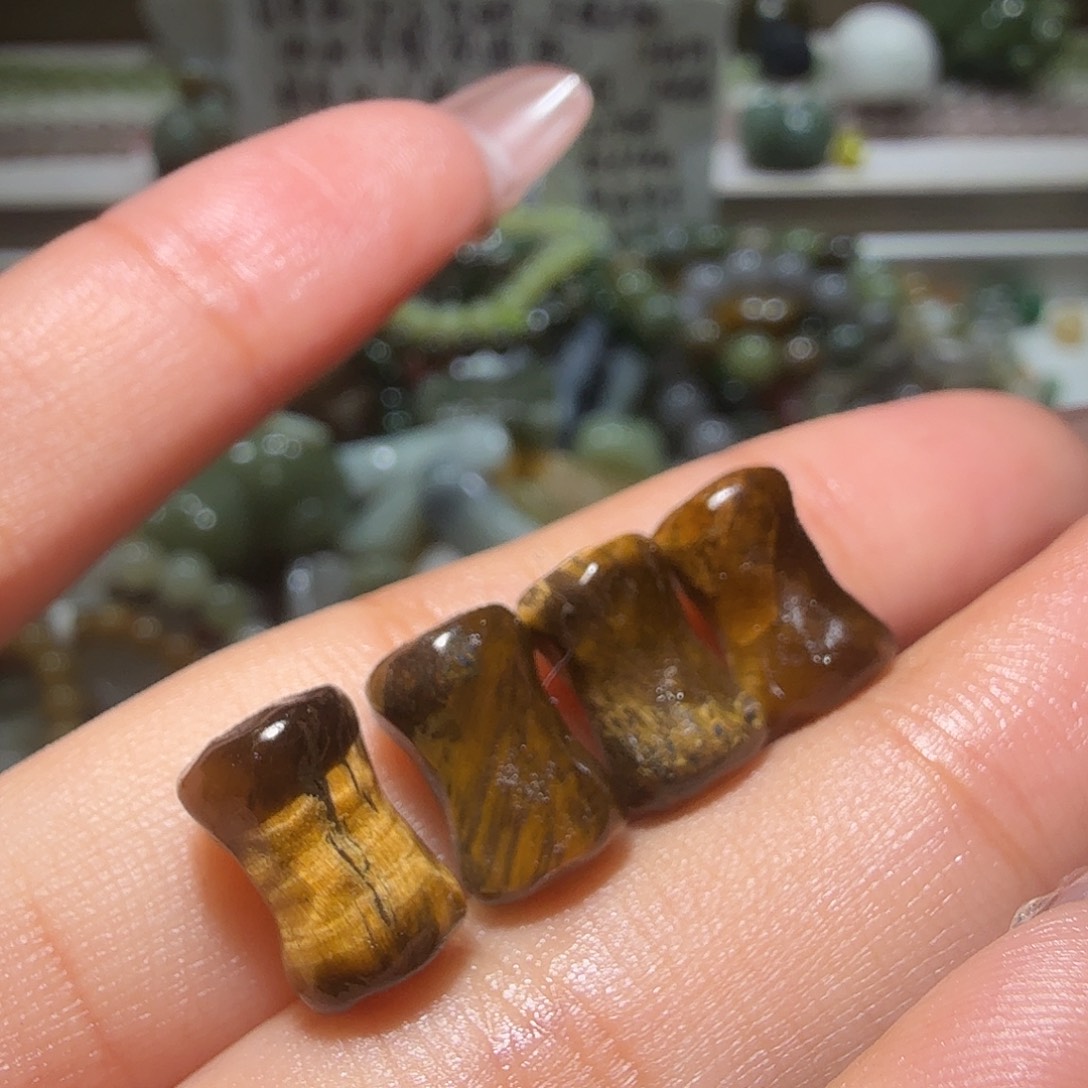 和田玉未镶嵌珠宝奇石