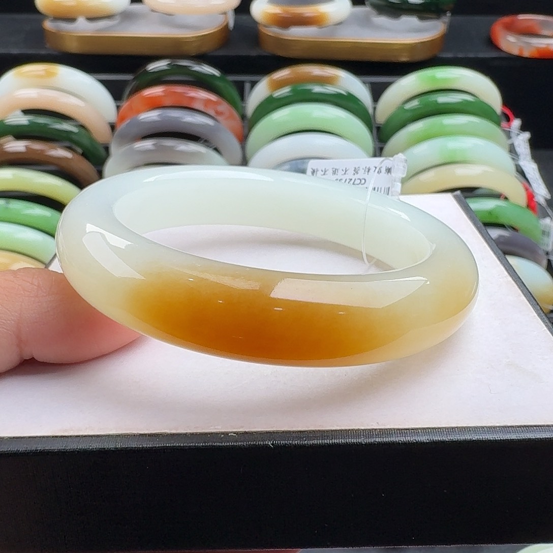 未镶嵌手镯和田玉55.5高品艳糖