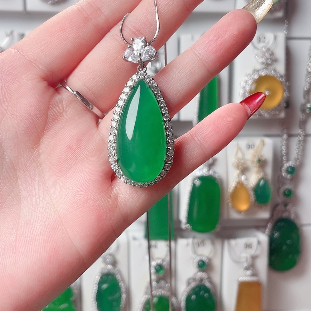 玛瑙/玉髓吊坠(赠链)未镶嵌