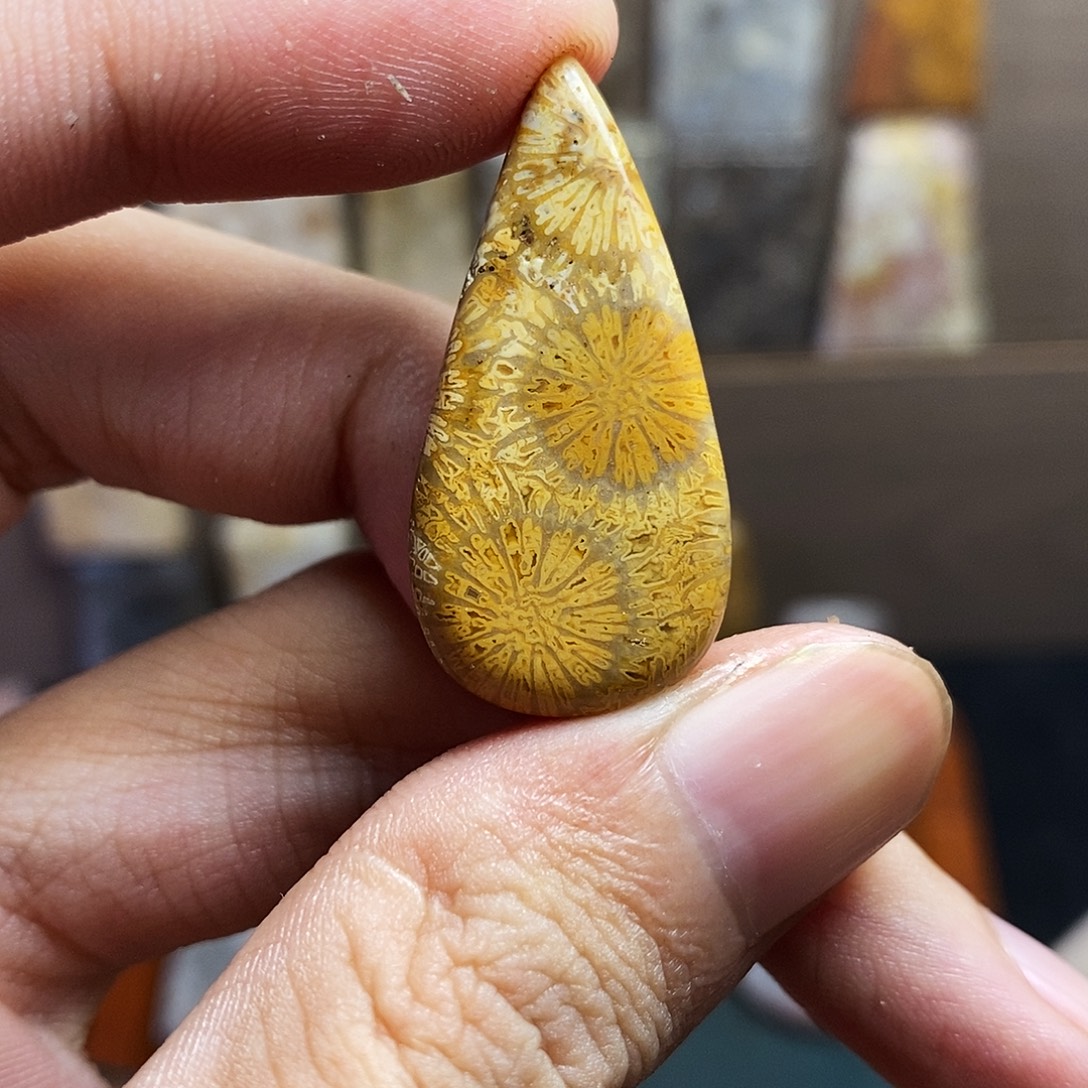 石英质玉（非洲翠）合金颈饰
