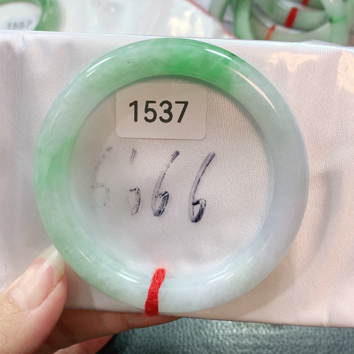 翡翠手镯未镶嵌天然翡翠手镯56