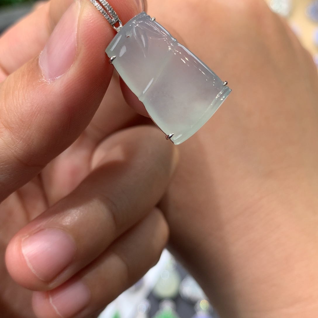 翡翠吊坠(不含链)18K金镶嵌竹节