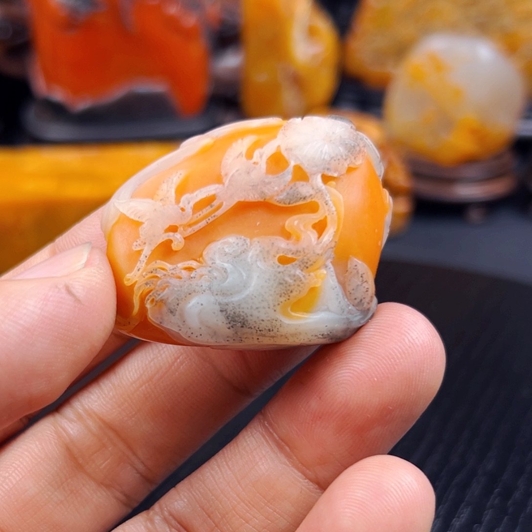 寿山石老挝乌鸦皮田黄石