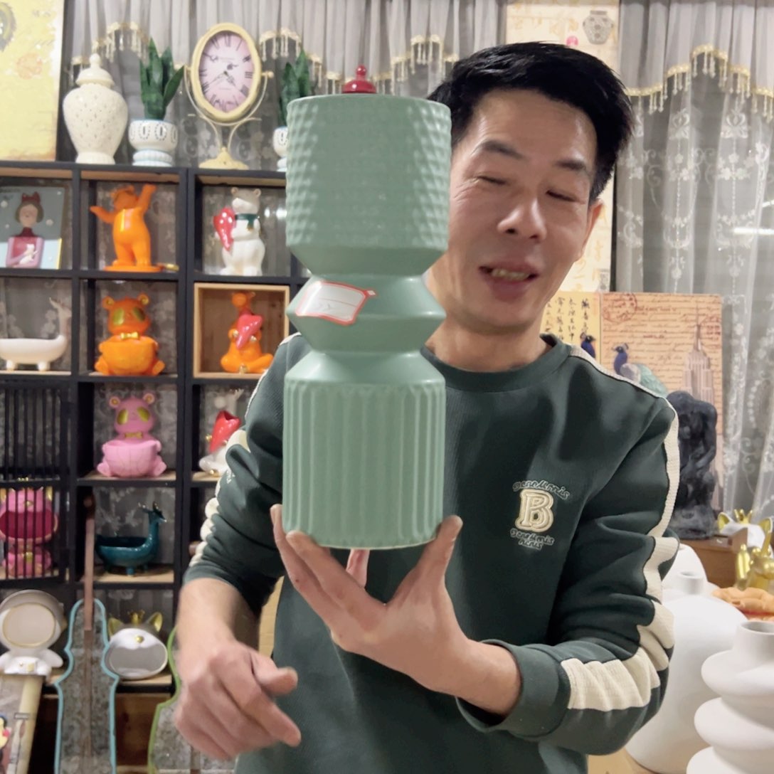 红陶红陶红陶红陶绿色花瓶