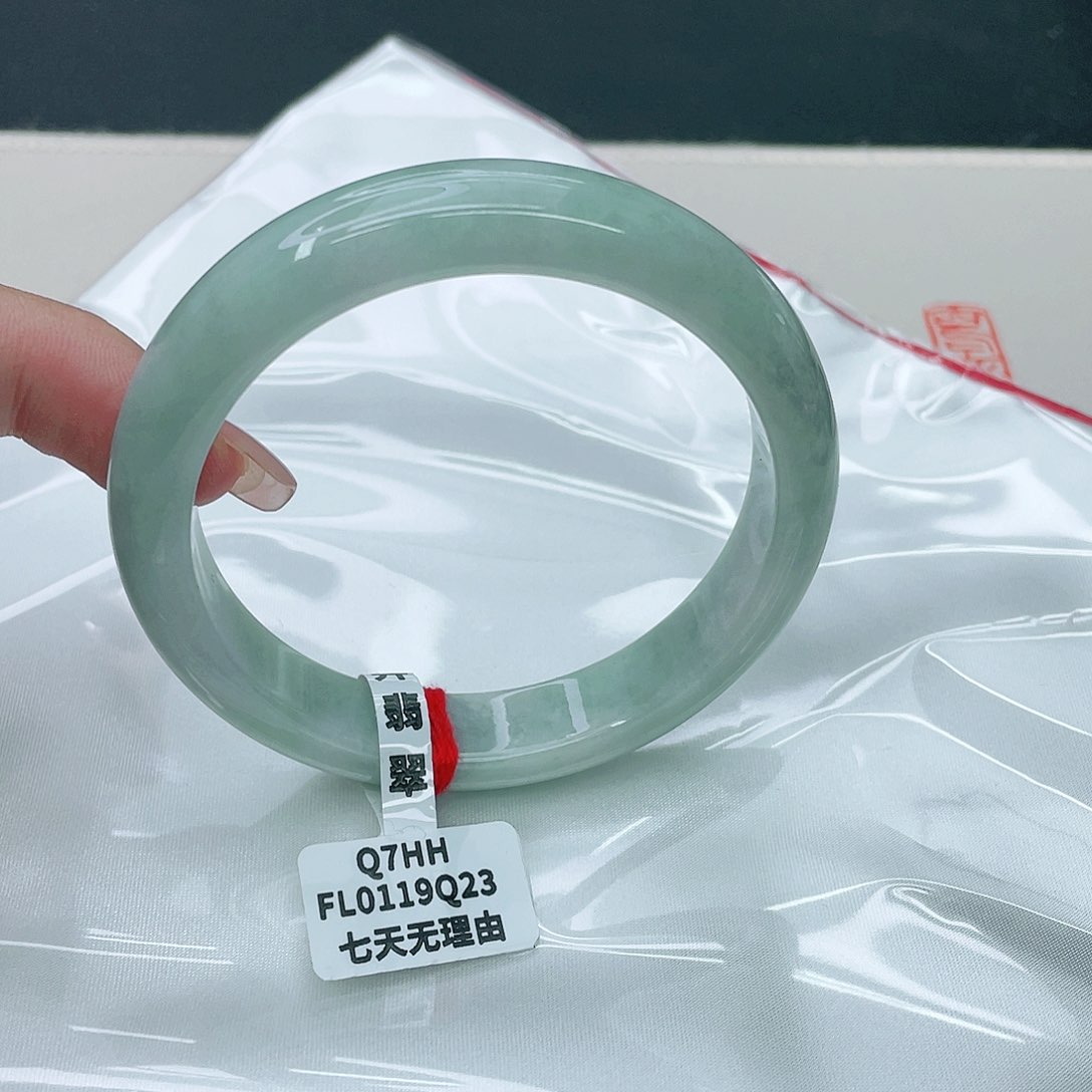 翡翠手镯未镶嵌正60.5