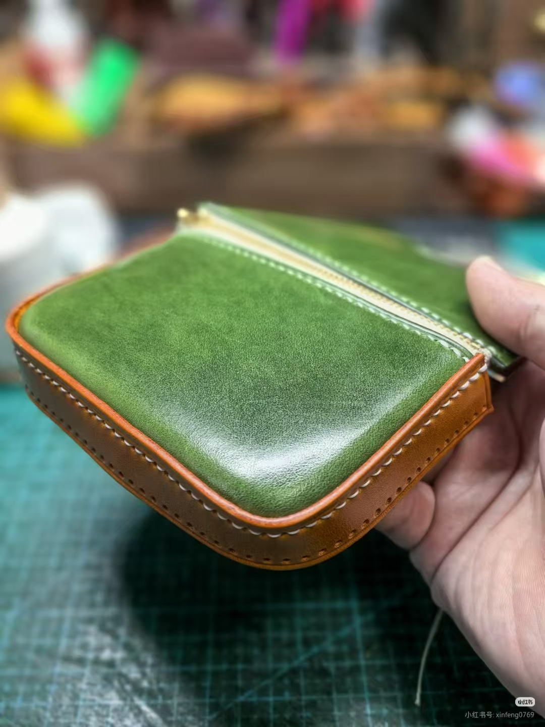 便利链接 原创手工头层牛皮可爱治愈系女包包 按主播报的编号拍