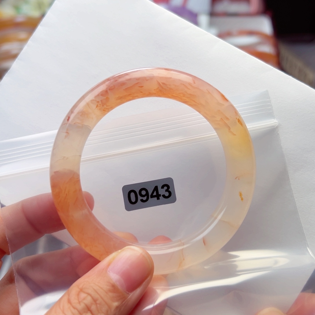 玛瑙/玉髓手镯未镶嵌?****