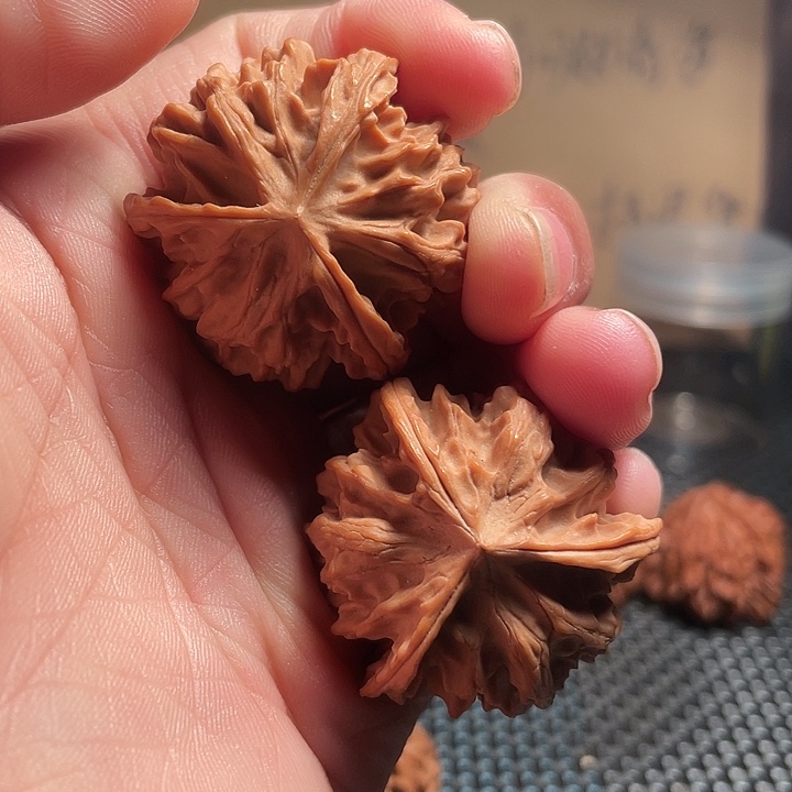 把件文玩核桃37mm野生龙门涧三棱