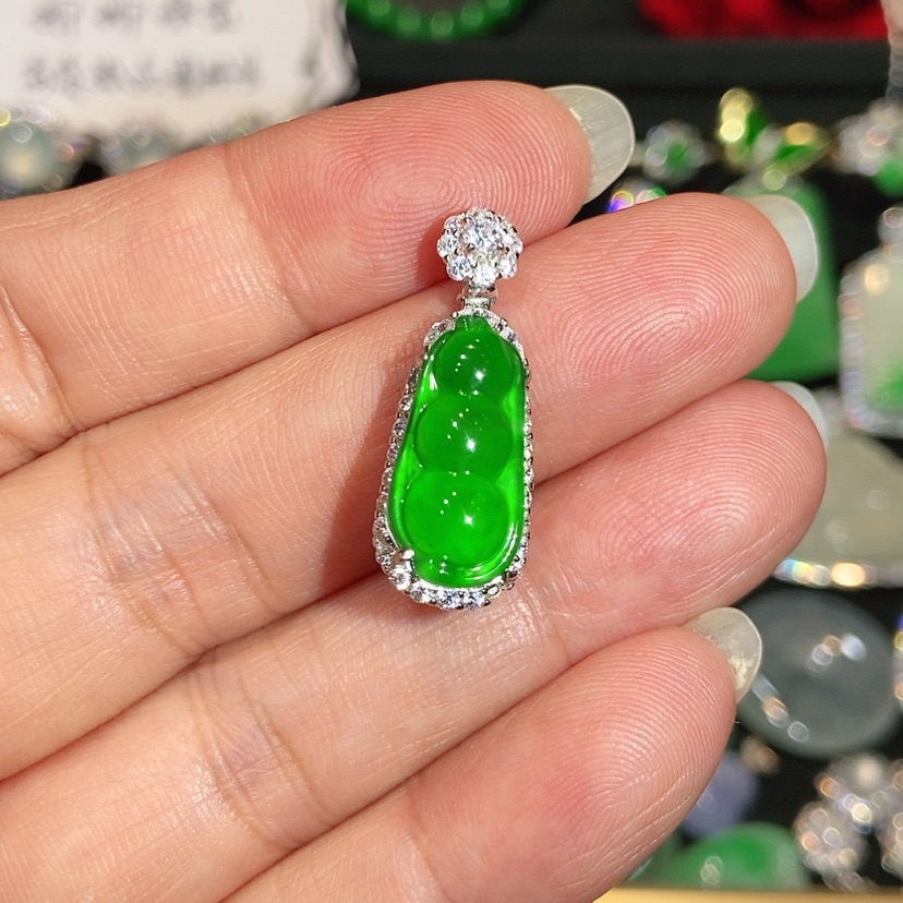 【闪购商品】颈饰未镶嵌翡翠天然翡翠