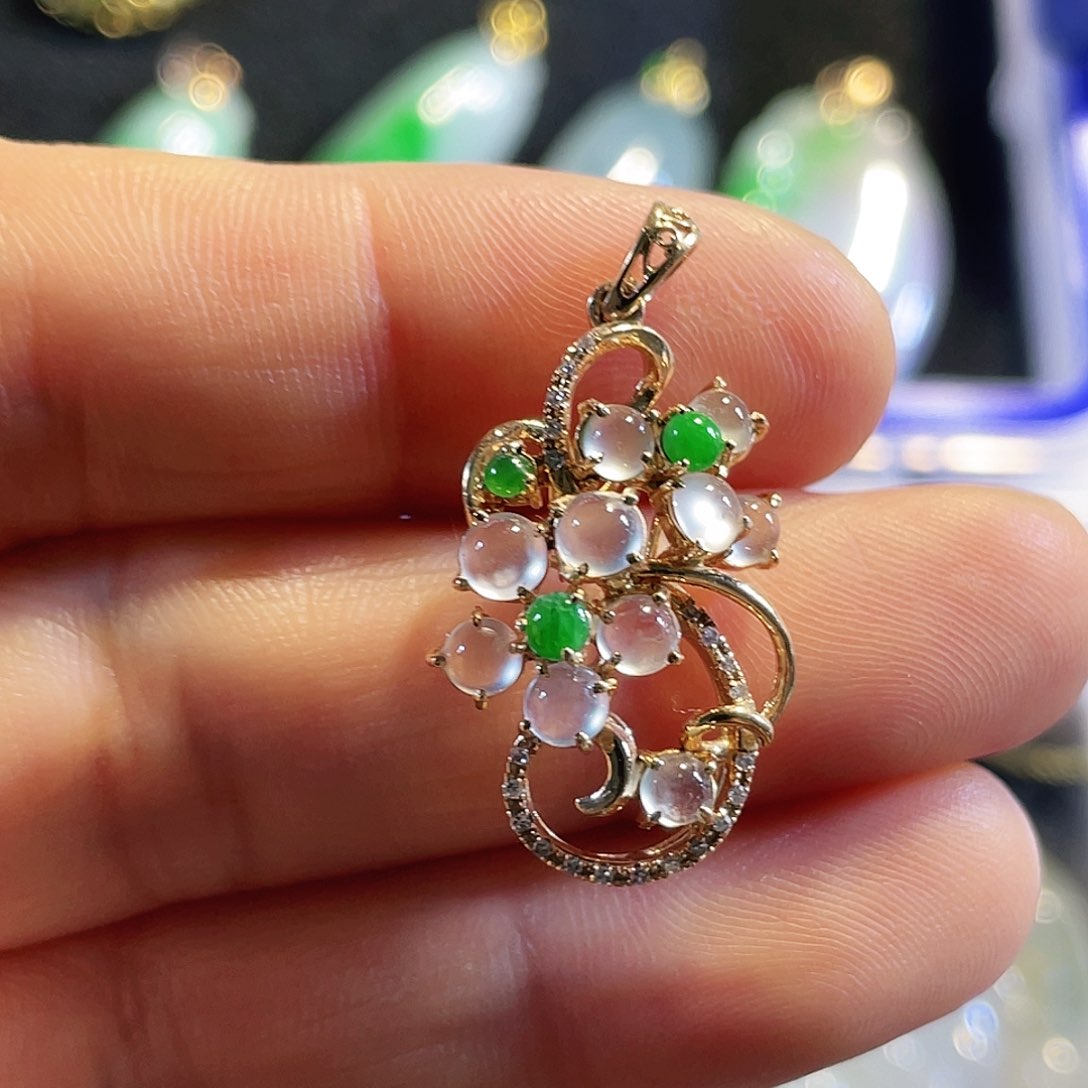 未镶嵌定制翡翠翡翠吊坠