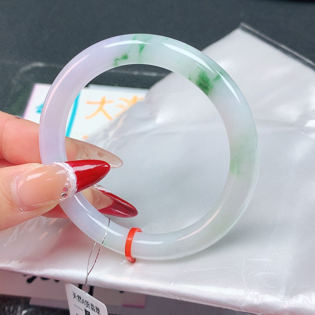 翡翠手镯未镶嵌53圈