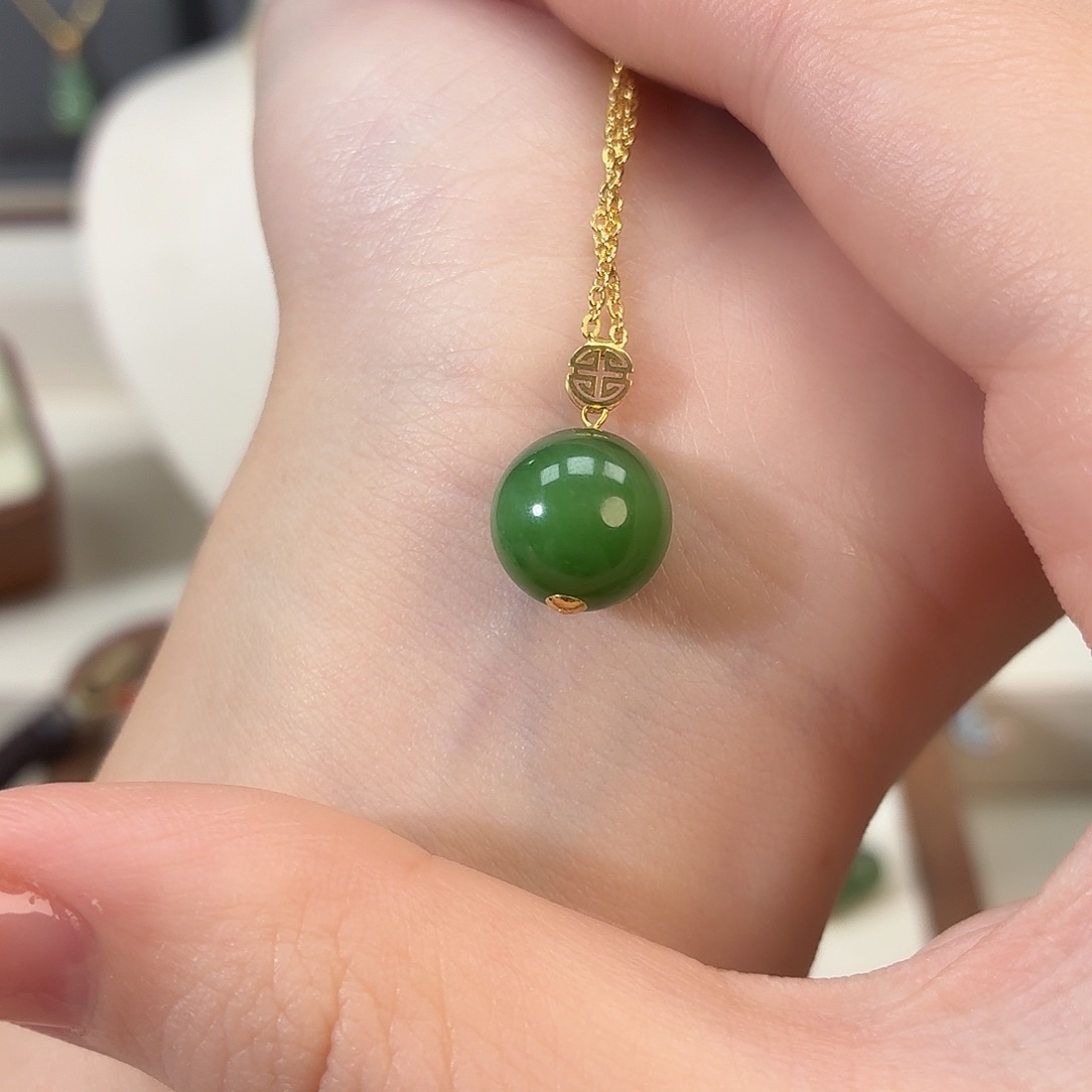 和田玉（碧玉）18K金镶嵌颈饰