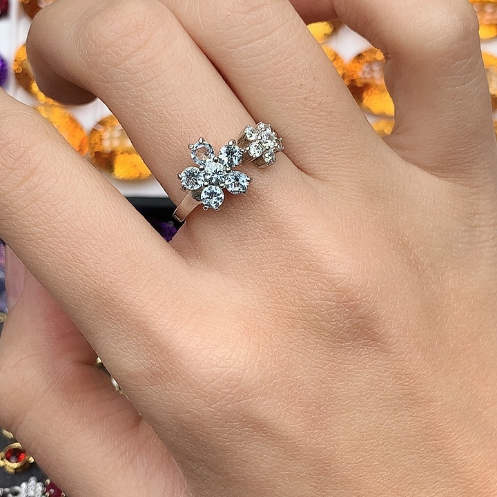 海蓝宝石银S925镶嵌戒指