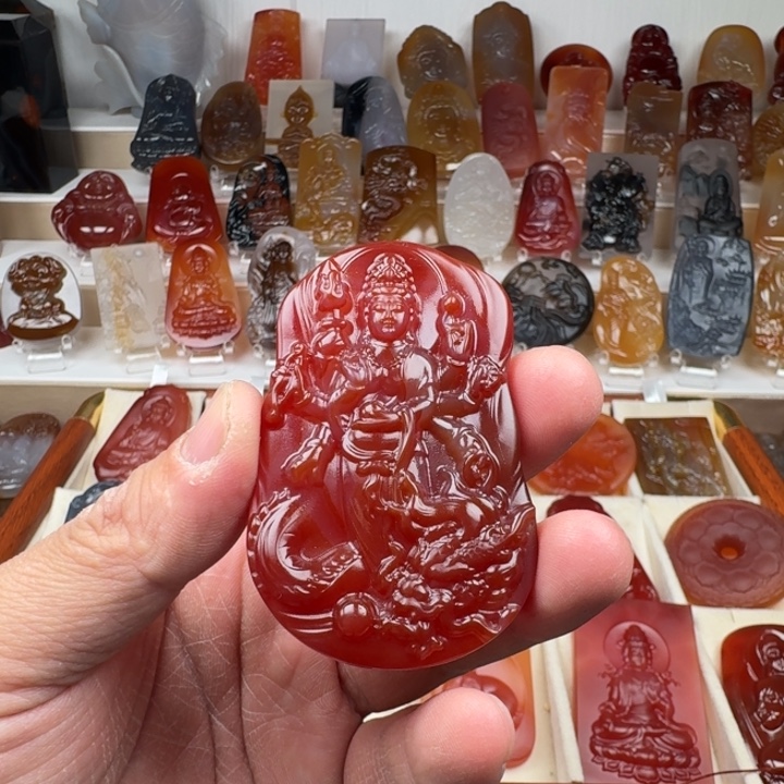 ****.玛瑙/玉髓未镶嵌颈饰