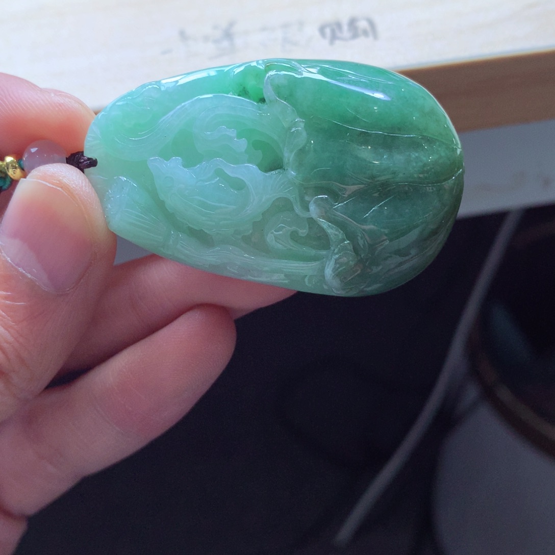 翡翠颈饰未镶嵌吊坠