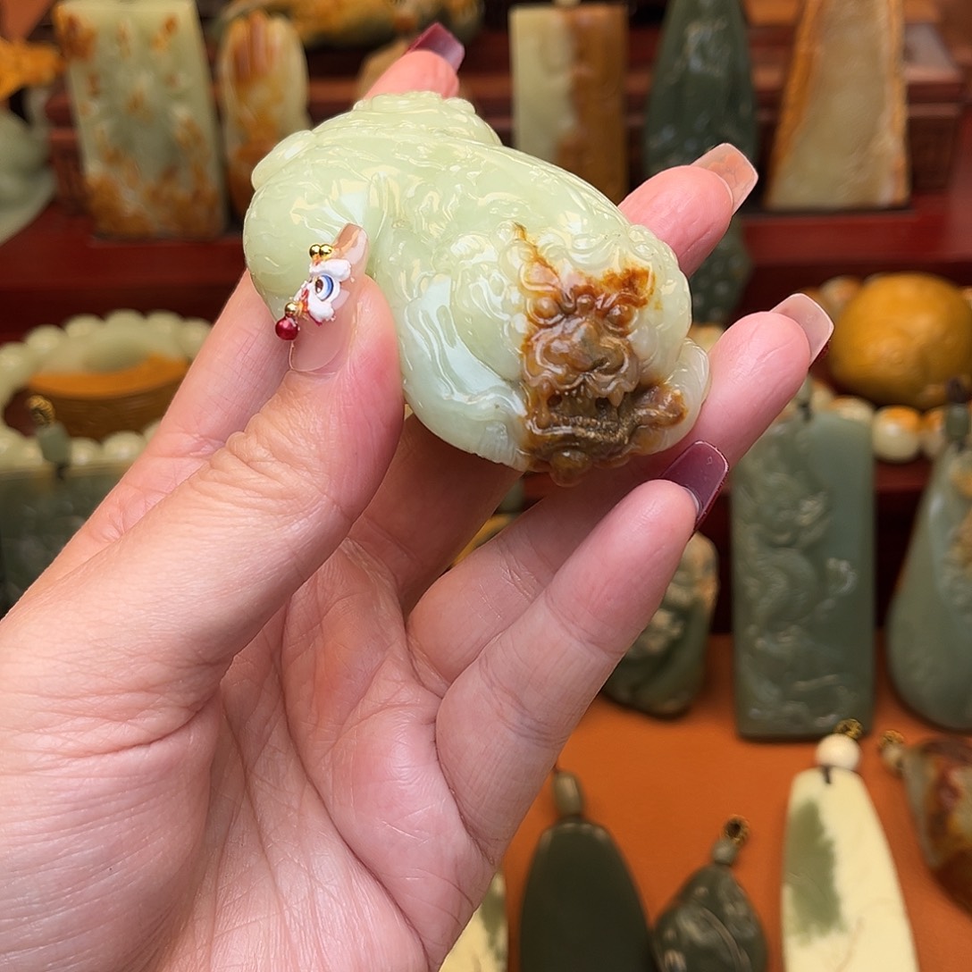 岫岩河磨玉（透闪石质玉）把件未镶嵌小****乐