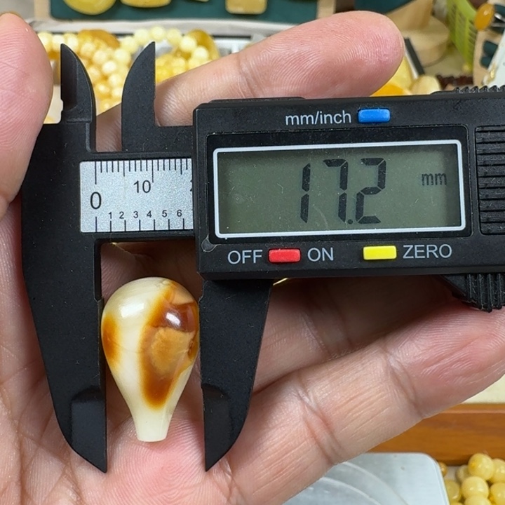 蜜蜡珠宝奇石未镶嵌三通