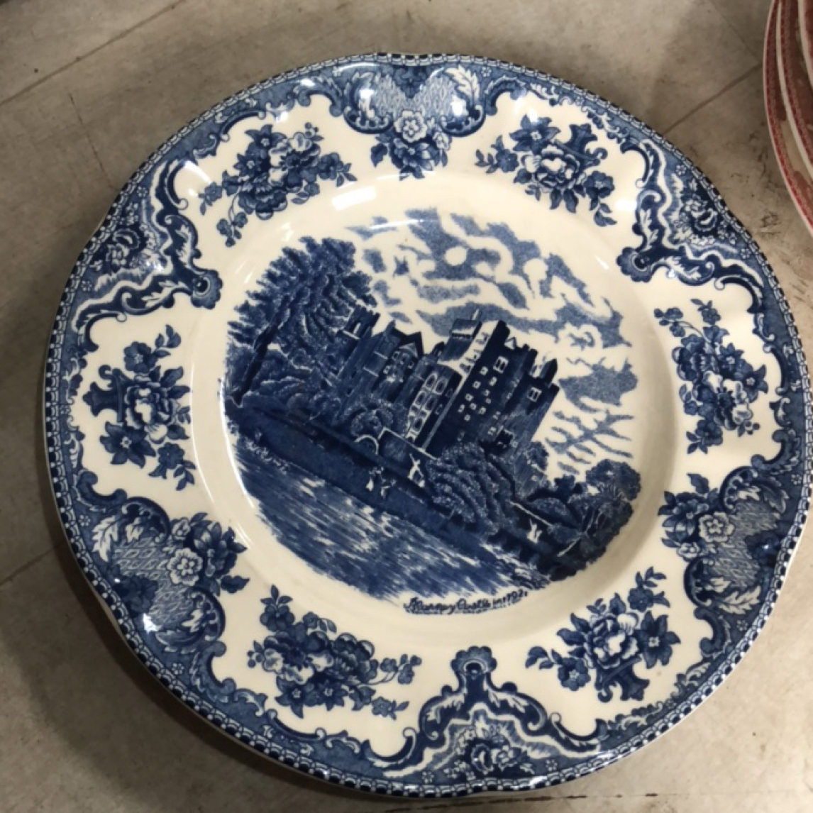 复古蓝色城堡陶瓷家用菜盘口径25（微瑕不退不换两只）