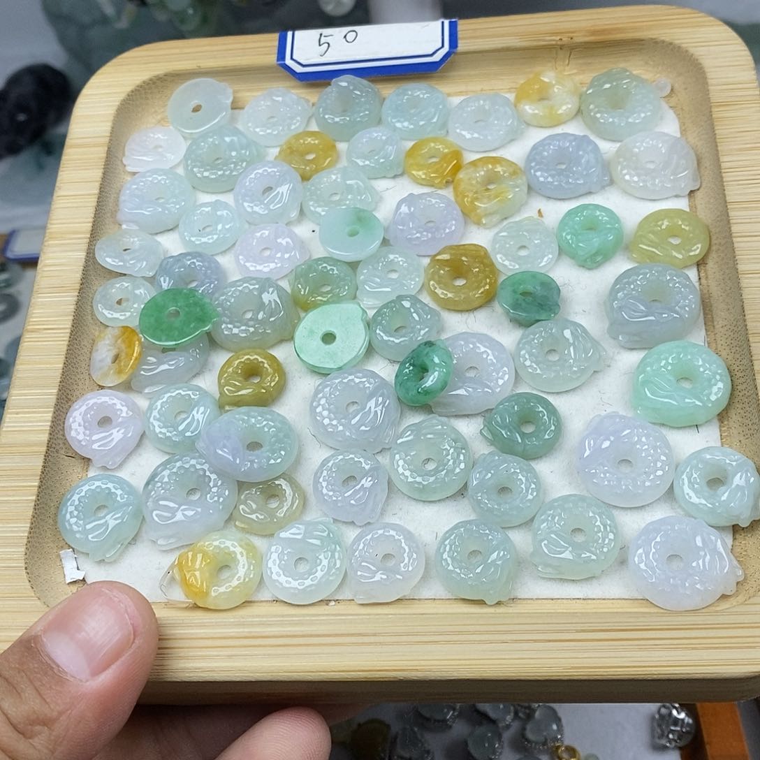翡翠戒指未镶嵌龙圈50一个