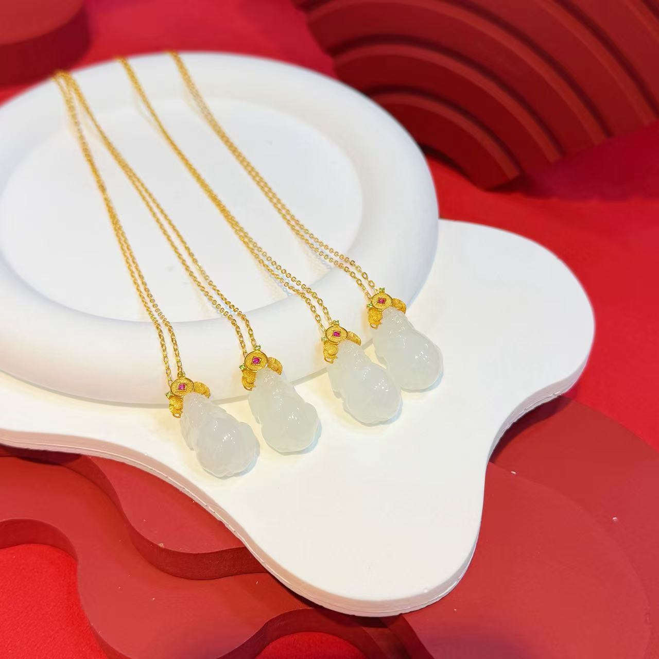 【招财进宝】18K金镶嵌14*22mm高货白玉貔貅（多样性发其一）HNZ14606