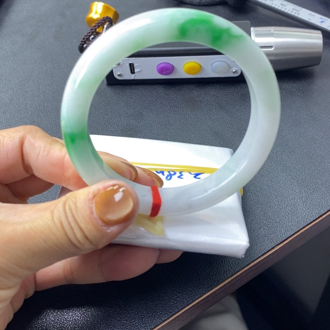 翡翠未镶嵌手镯手镯